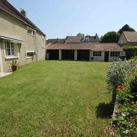 Casa de Férias Maison De Caractère Caprice Normand, Jardin Clos, 7min à Pied Des Plages Langrune-sur-Mer